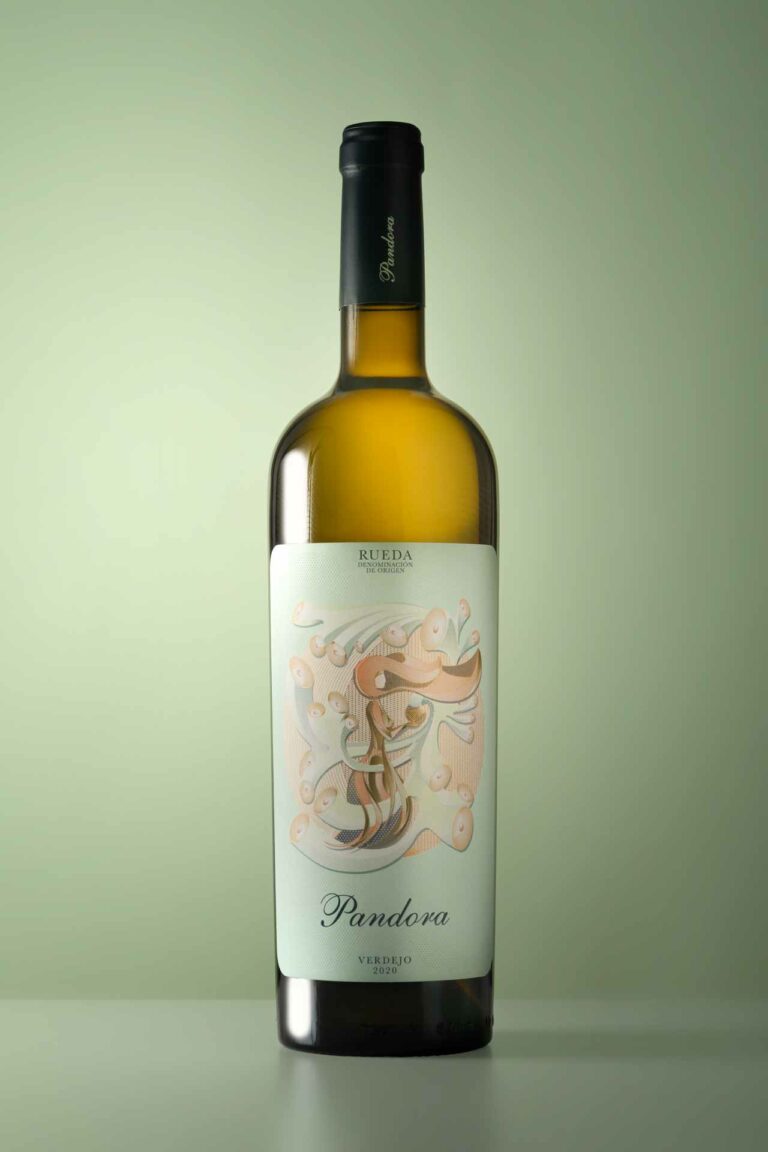 Propuesta de fotografía de producto de botellas de vino para bodegas Pandora, por Rojo Verde y Azul.